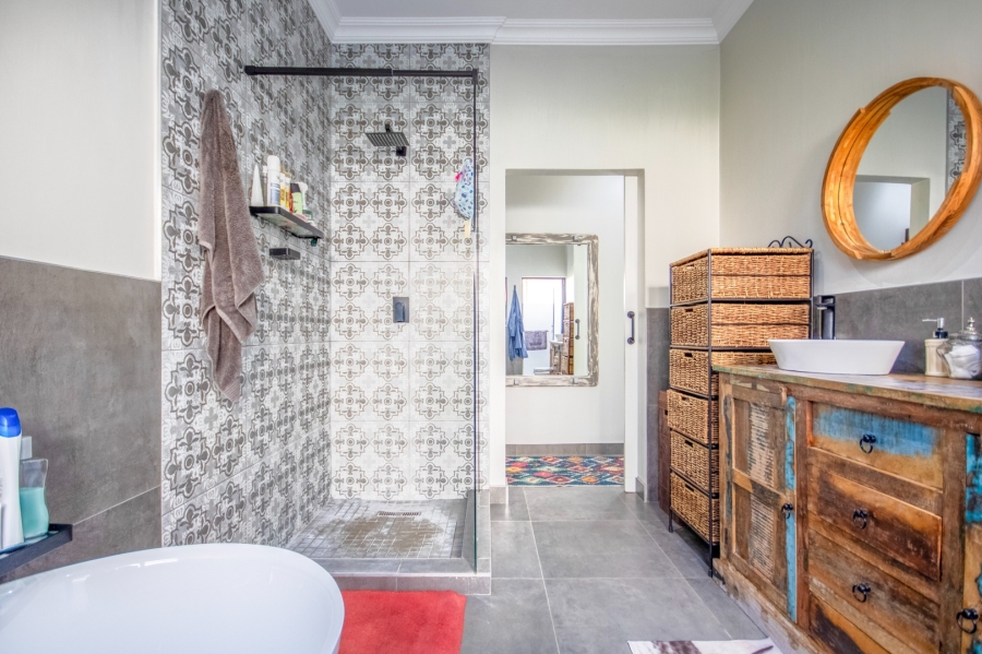 3 Bedroom Property for Sale in WestLake Country Safari Estate North West